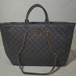 Chic Quilted Tote with Gold Chain by